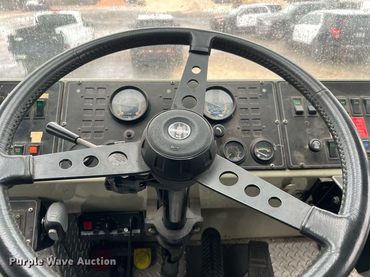 image for item MI9028 1993 Oshkosh TB 1500  fire truck