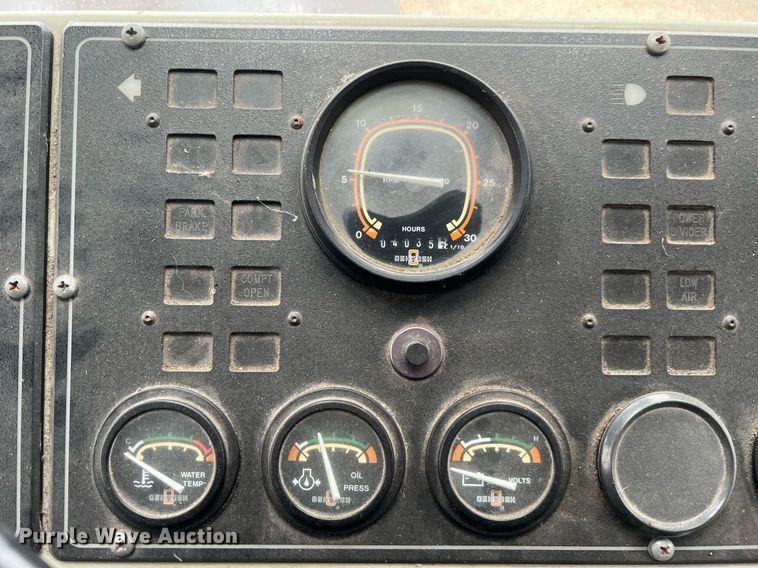 image for item MI9028 1993 Oshkosh TB 1500  fire truck