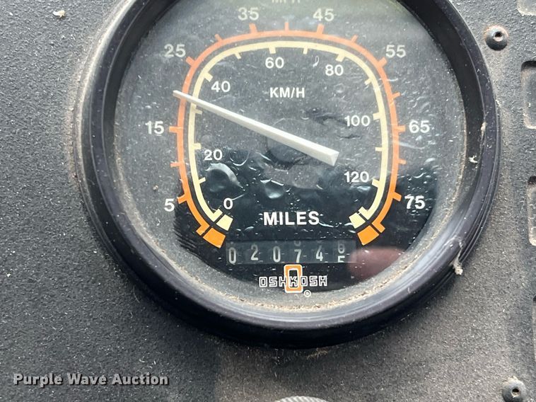 image for item MI9028 1993 Oshkosh TB 1500  fire truck