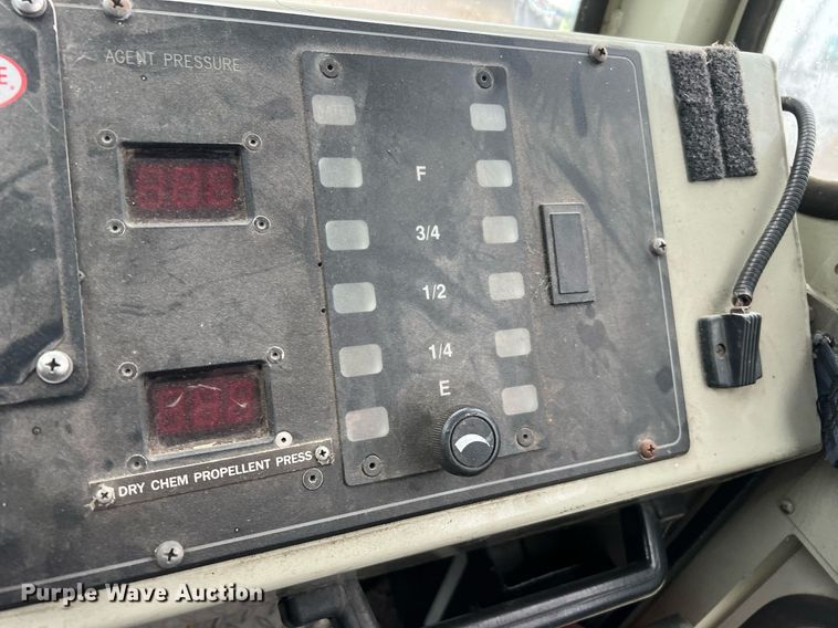 image for item MI9028 1993 Oshkosh TB 1500  fire truck