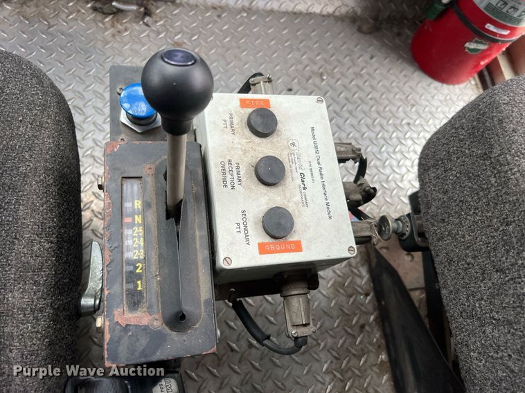 image for item MI9028 1993 Oshkosh TB 1500  fire truck