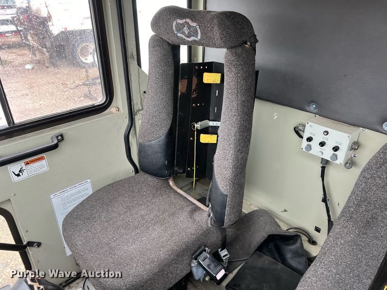 image for item MI9028 1993 Oshkosh TB 1500  fire truck