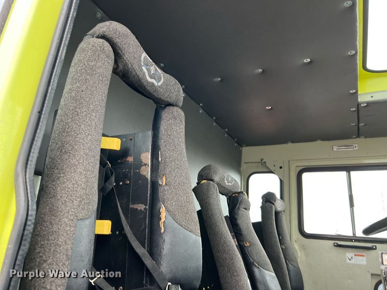 image for item MI9028 1993 Oshkosh TB 1500  fire truck