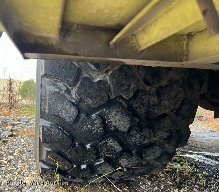 image for item MI9028 1993 Oshkosh TB 1500  fire truck