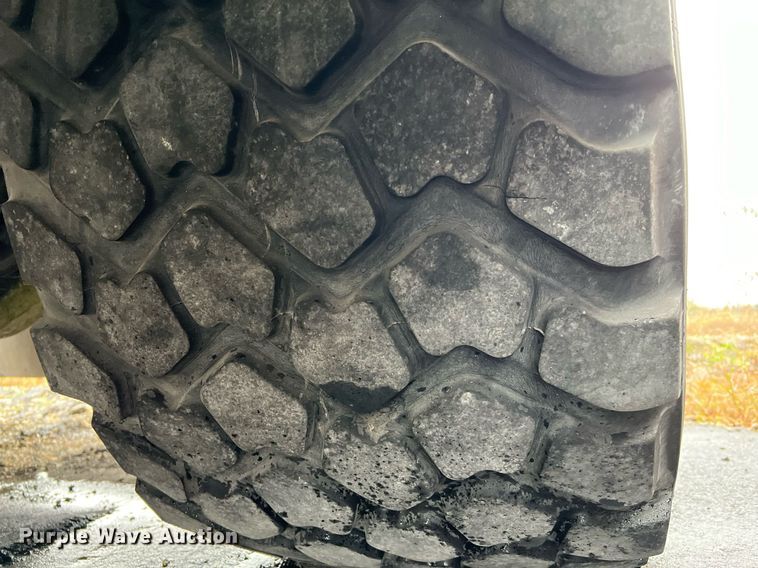 image for item MI9028 1993 Oshkosh TB 1500  fire truck