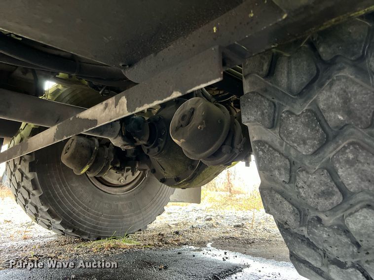 image for item MI9028 1993 Oshkosh TB 1500  fire truck