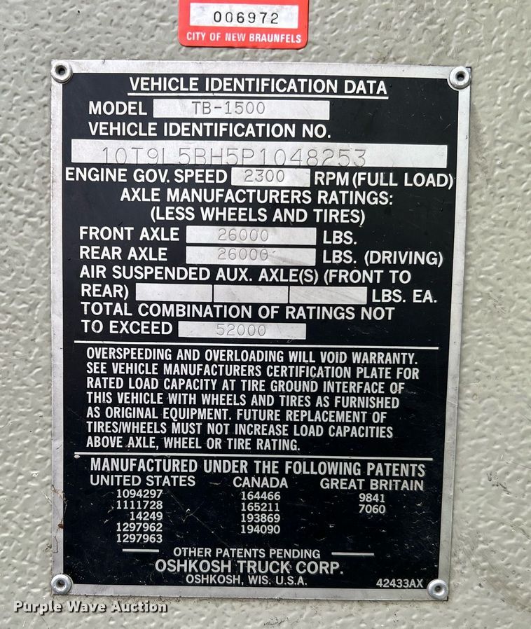 image for item MI9028 1993 Oshkosh TB 1500  fire truck