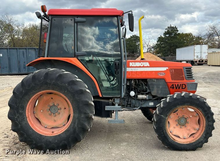 image for item MI9033 2005 Kubota M8200  MFWD tractor