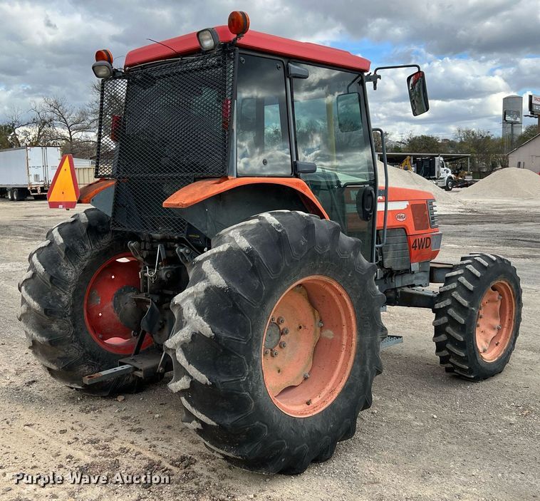 image for item MI9033 2005 Kubota M8200  MFWD tractor