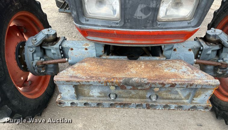 image for item MI9033 2005 Kubota M8200  MFWD tractor