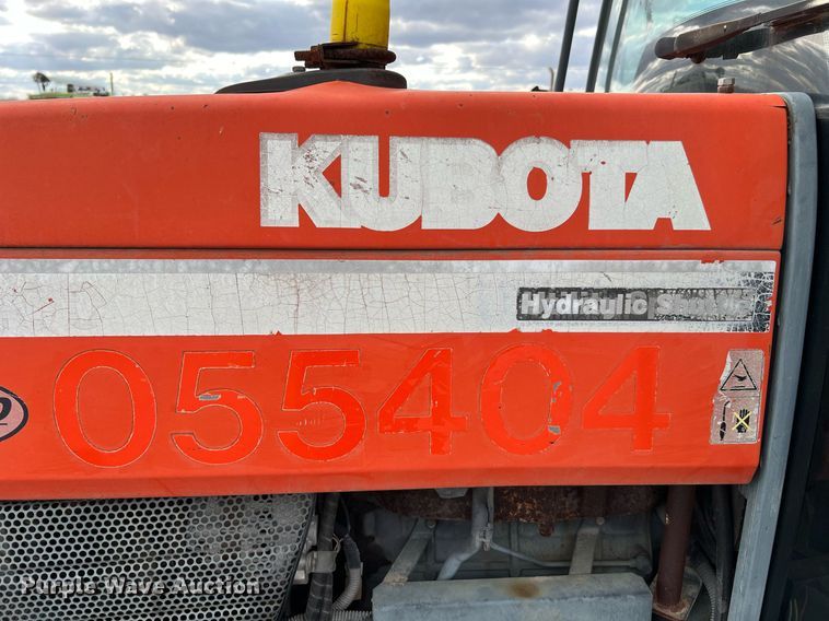 image for item MI9033 2005 Kubota M8200  MFWD tractor