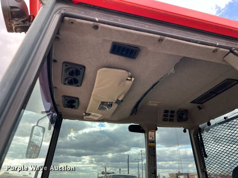 image for item MI9033 2005 Kubota M8200  MFWD tractor