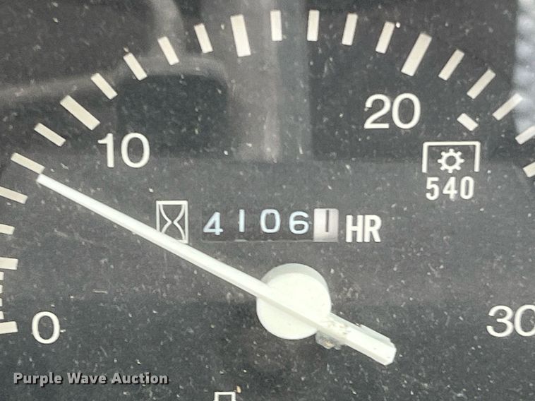 image for item MI9033 2005 Kubota M8200  MFWD tractor