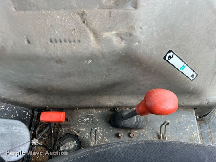 image for item MI9033 2005 Kubota M8200  MFWD tractor