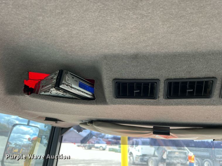 image for item MI9033 2005 Kubota M8200  MFWD tractor