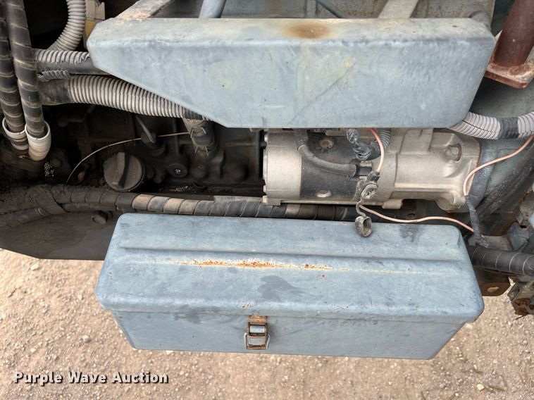 image for item MI9033 2005 Kubota M8200  MFWD tractor