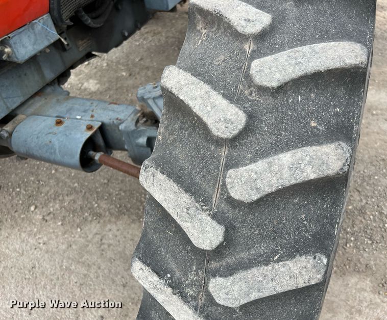 image for item MI9033 2005 Kubota M8200  MFWD tractor