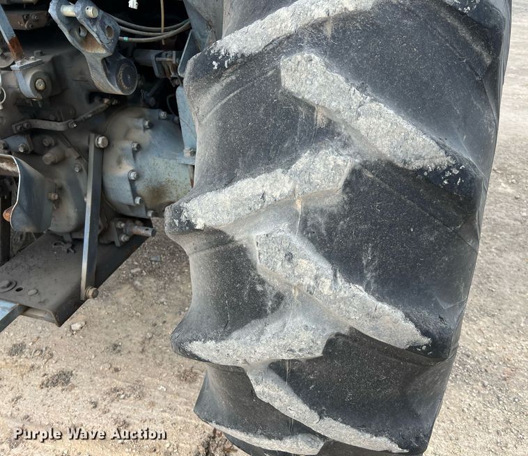 image for item MI9033 2005 Kubota M8200  MFWD tractor