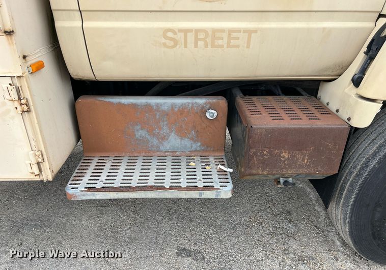 image for item MI9034 1991 GMC TopKick C6500  dump truck