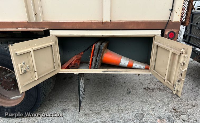 image for item MI9034 1991 GMC TopKick C6500  dump truck