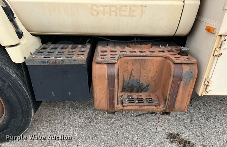 image for item MI9034 1991 GMC TopKick C6500  dump truck