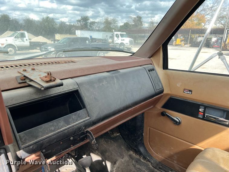 image for item MI9034 1991 GMC TopKick C6500  dump truck