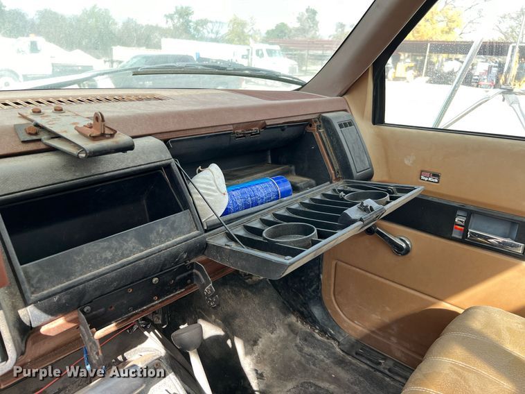 image for item MI9034 1991 GMC TopKick C6500  dump truck