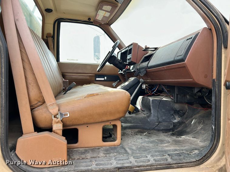 image for item MI9034 1991 GMC TopKick C6500  dump truck