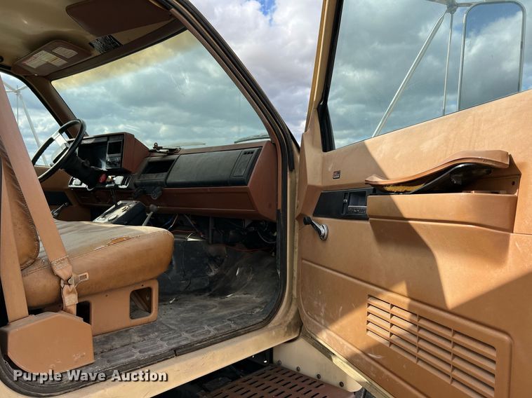 image for item MI9034 1991 GMC TopKick C6500  dump truck