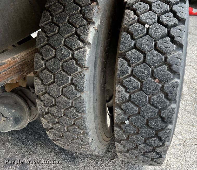 image for item MI9034 1991 GMC TopKick C6500  dump truck