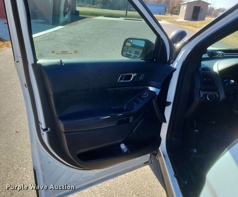 image for item MI9862 2017 Ford Explorer Police Interceptor  SUV