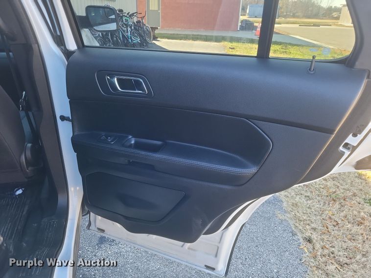 image for item MI9862 2017 Ford Explorer Police Interceptor  SUV