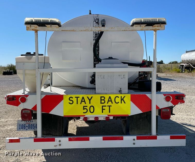 image for item NA9667 1994 Ford F600  water truck