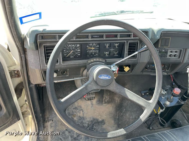 image for item NA9667 1994 Ford F600  water truck