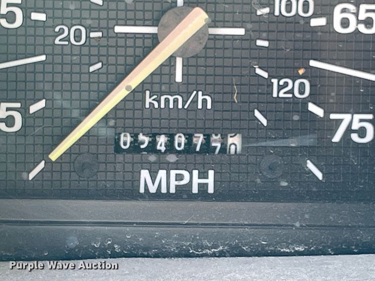 image for item NA9667 1994 Ford F600  water truck