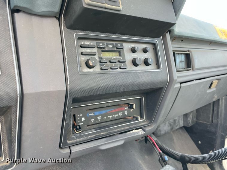 image for item NA9667 1994 Ford F600  water truck