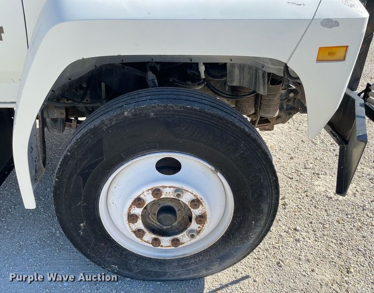 image for item NA9667 1994 Ford F600  water truck