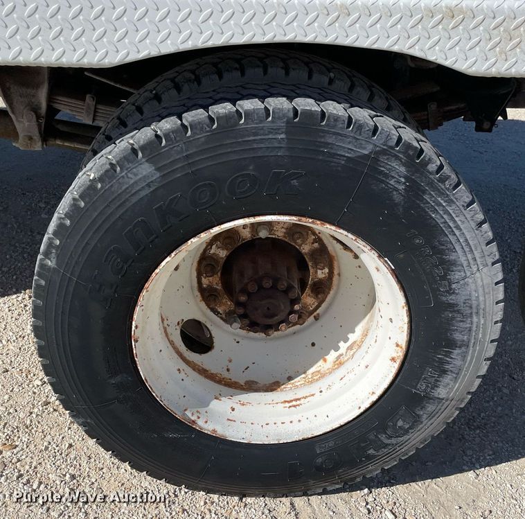 image for item NA9667 1994 Ford F600  water truck