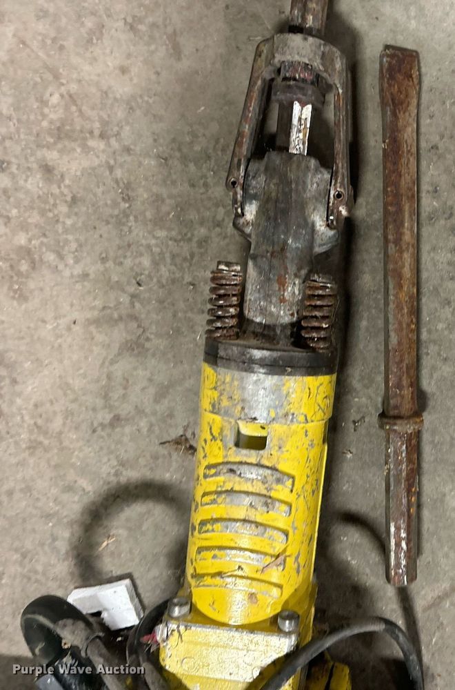 image for item NB9277 Bosch Brut jack hammer