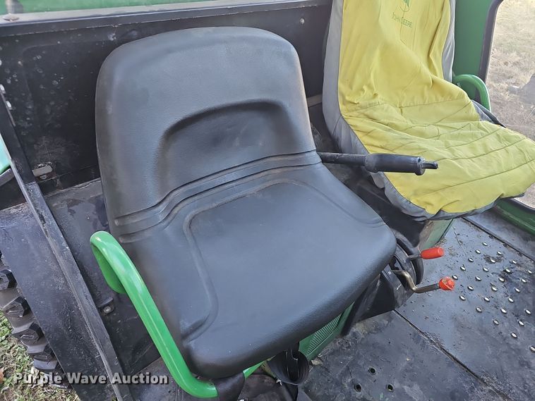 image for item NE9313 2001 John Deere Gator 6X4  utility vehicle