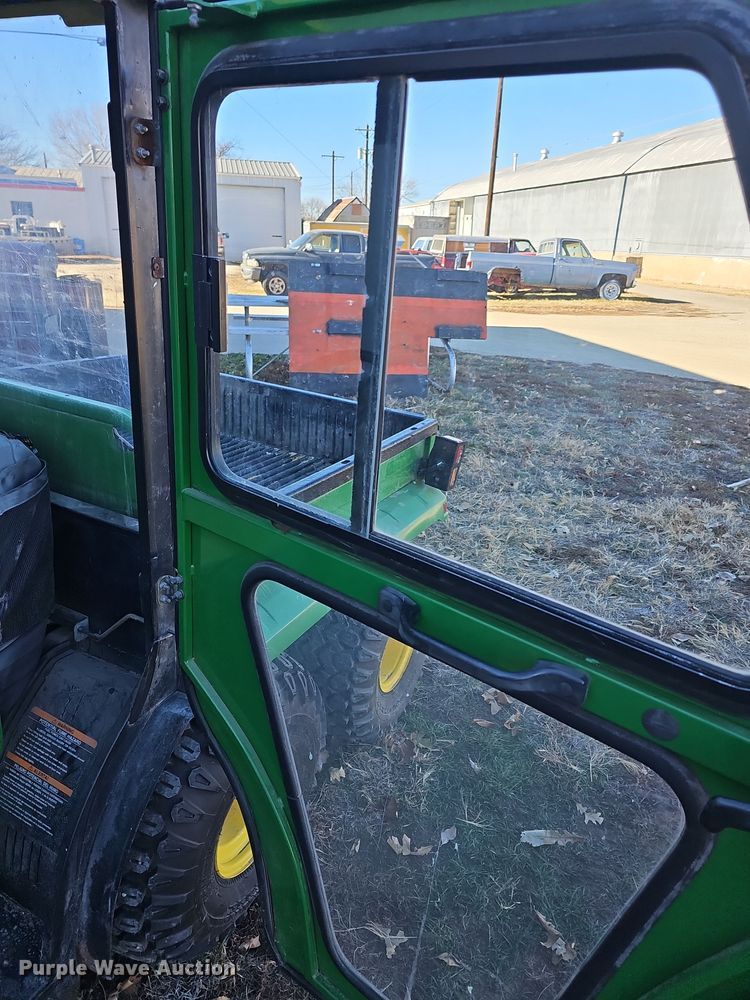 image for item NE9313 2001 John Deere Gator 6X4  utility vehicle