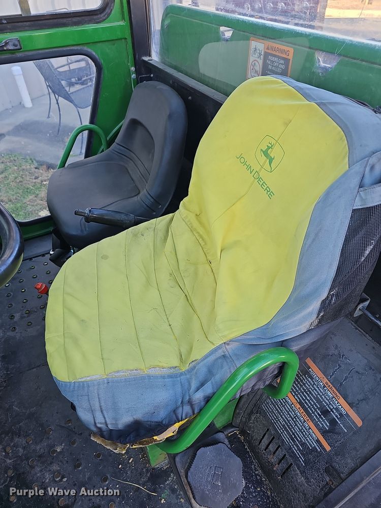 image for item NE9313 2001 John Deere Gator 6X4  utility vehicle