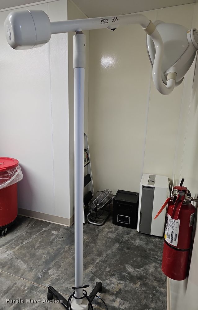 image for item NE9314 Midmark Ritter 355  procedure light