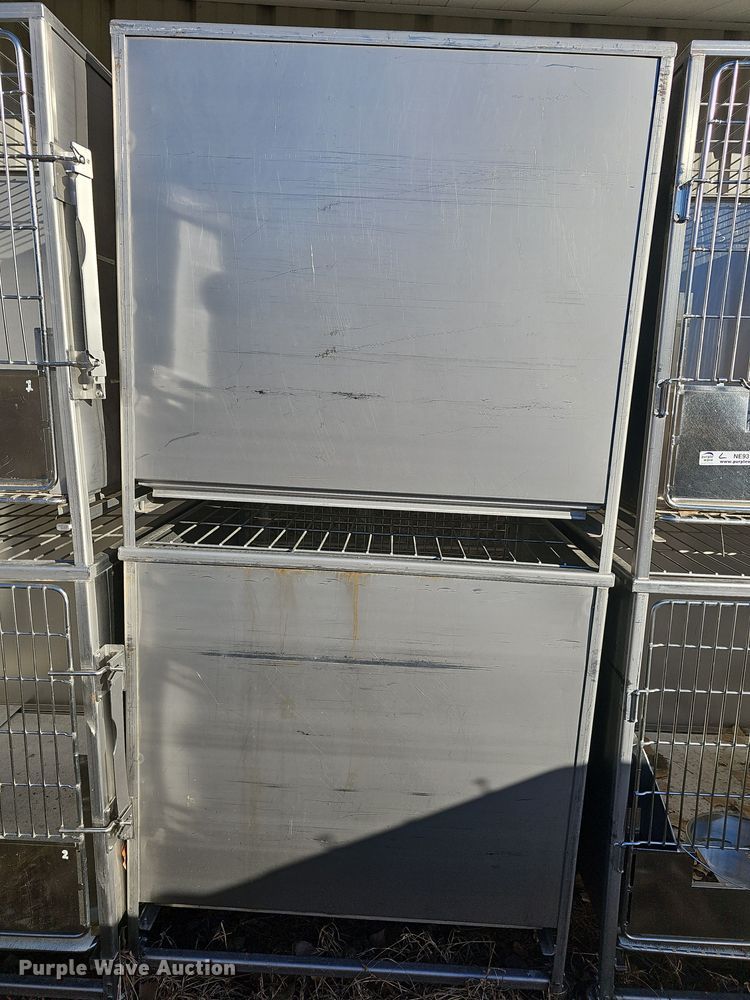 image for item NE9319 (3) double stainless steel kennels