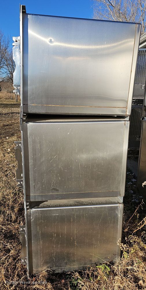 image for item NE9320 (8) kennels