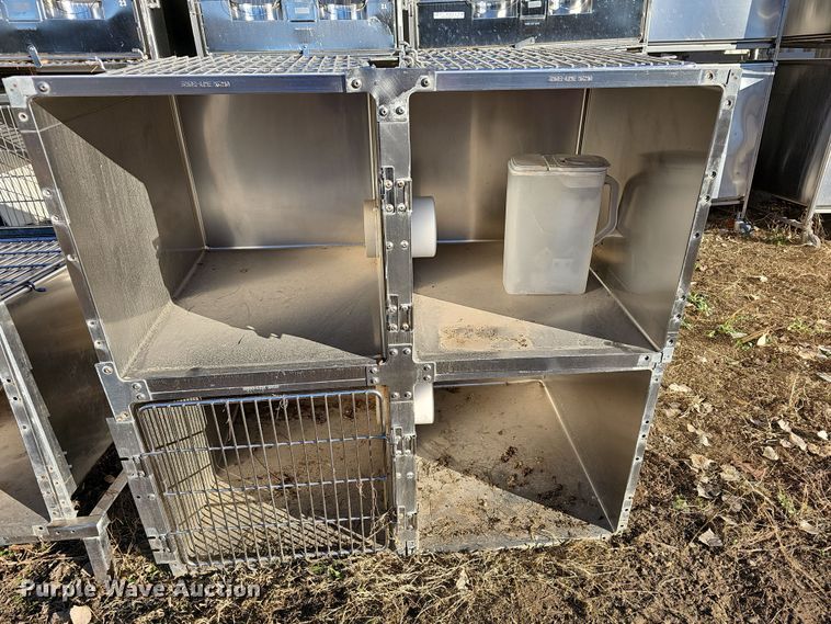image for item NE9320 (8) kennels