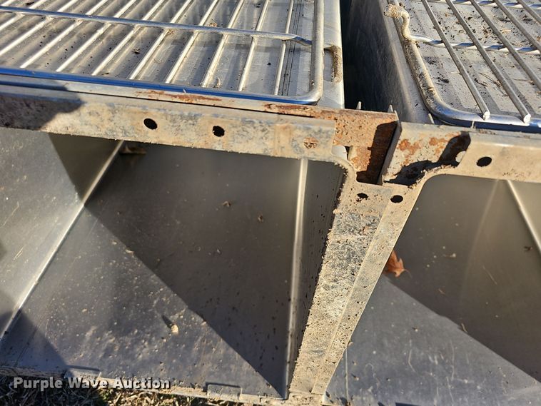 image for item NE9320 (8) kennels