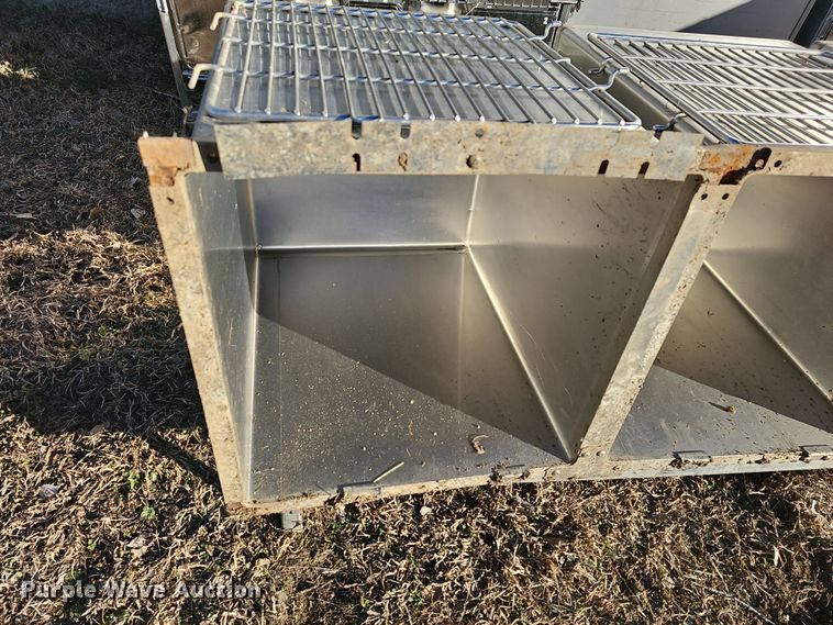 image for item NE9320 (8) kennels