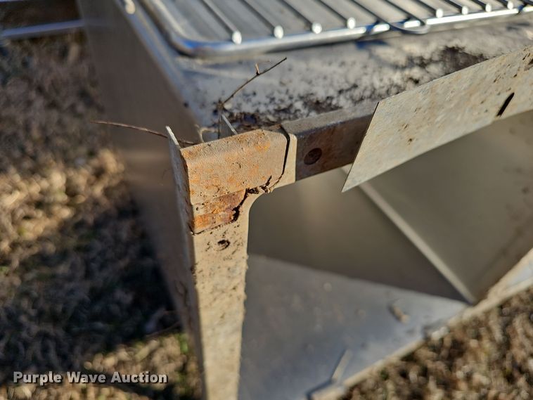 image for item NE9320 (8) kennels