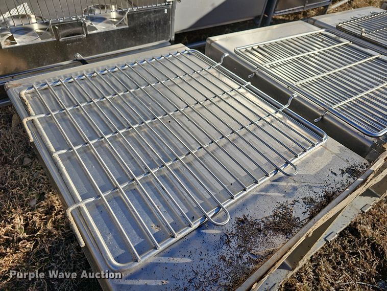 image for item NE9320 (8) kennels